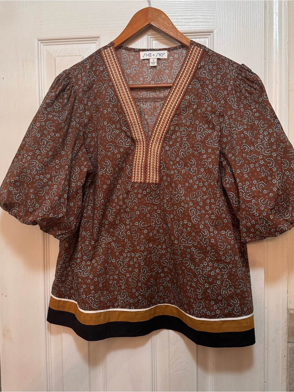 She + Sky Brown Floral V-Neck Puff Sleeve Tunic with Trim